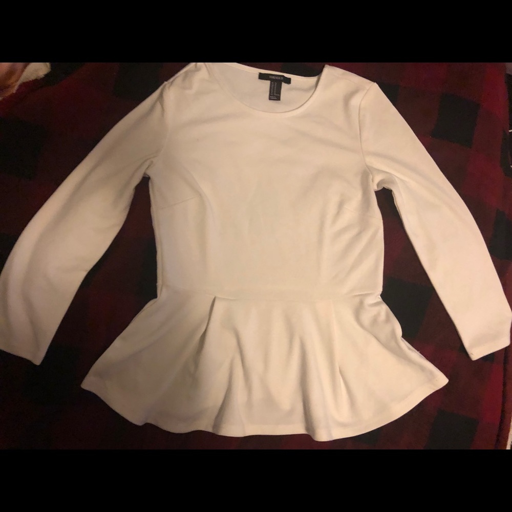 White 3/4 quarter sleeve peplum top